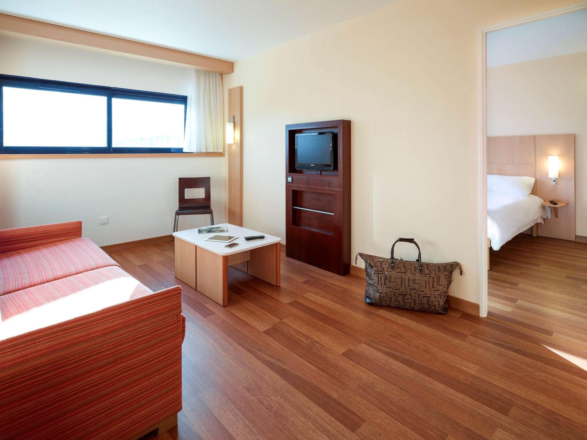 Hotel Ibis Site Du Futuroscope Chasseneuil-du-Poitou Zewnętrze zdjęcie